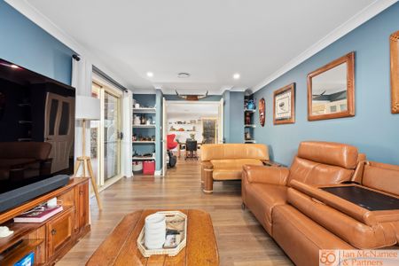 8 Binaburra Place, Queanbeyan NSW 2620 - House For Rent | Domain - Photo 4