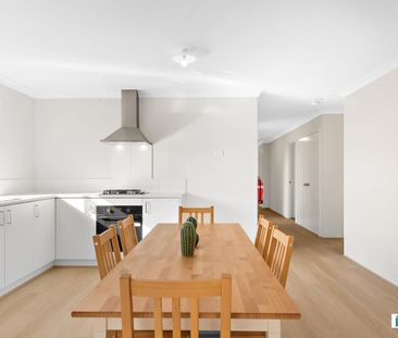 Modern co - living house in Lakelands, private room with ensuite fr... - Photo 2