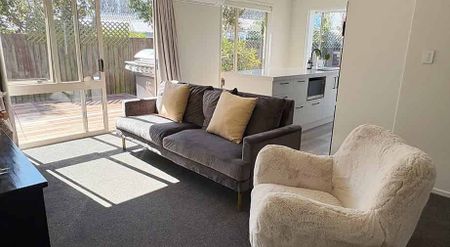 Contemporary living in Richmond - Photo 4