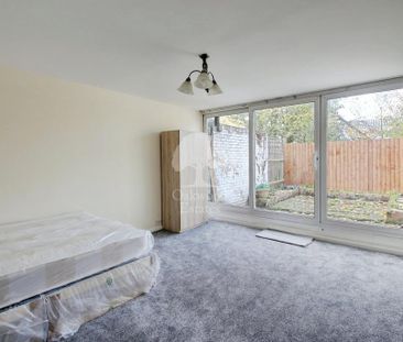 4 bedroom townhouse to rent - Photo 2