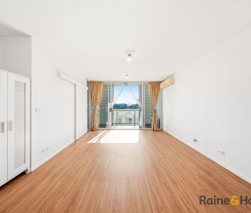 Spacious Dual-Level 2 Bed Apartment with Water Views & Resort-Style... - Photo 1