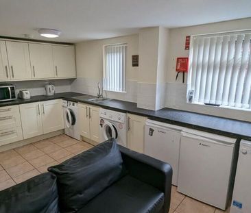 6 bedroom terraced house to rent - Photo 3