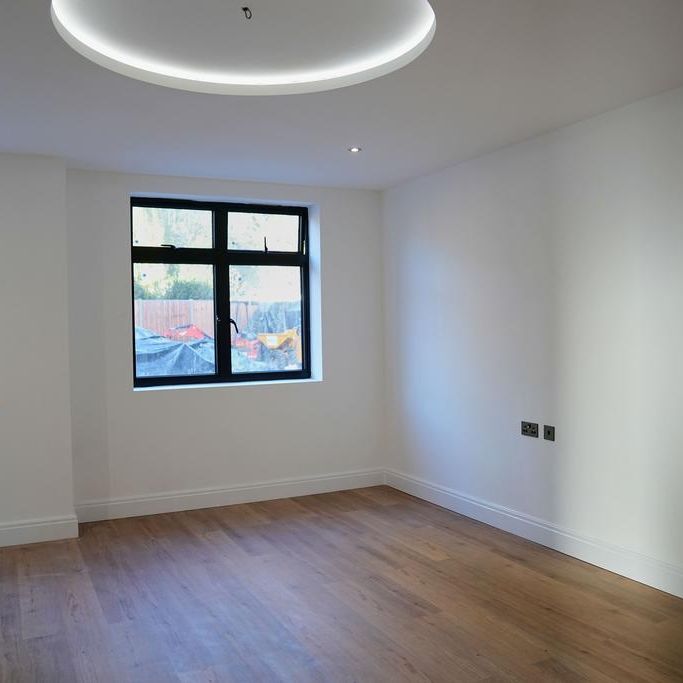 4 bedroom semi-detached house to rent - Photo 1