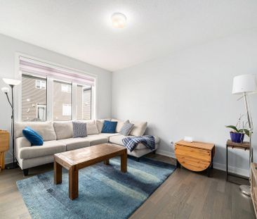 For Lease - 626 Allied Mews, Stittsville - Munster - Richmond, Ontario - Photo 2