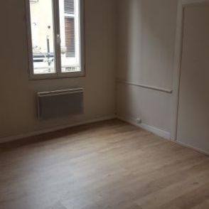 Location Appartement 4 pièces 76m² TULLE 19000 - Photo 2