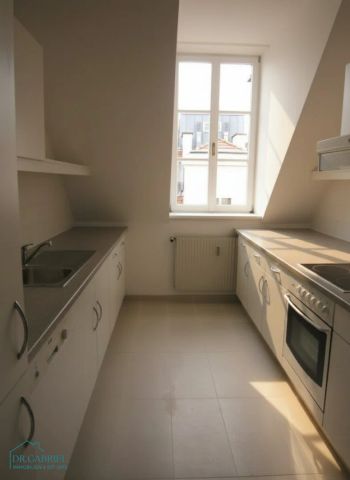 ZENTRAL GELEGENE DACHGESCHOSSMIETE - Photo 2