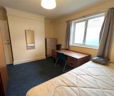 5 bedroom detached house to rent - Photo 2