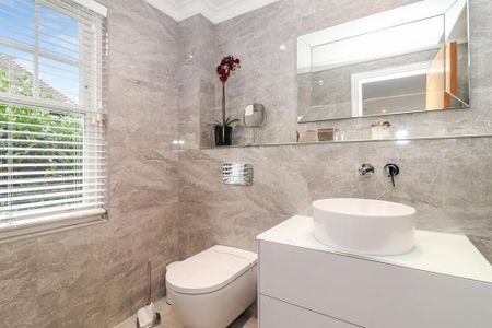 6 bedroom detached house to rent - Photo 5