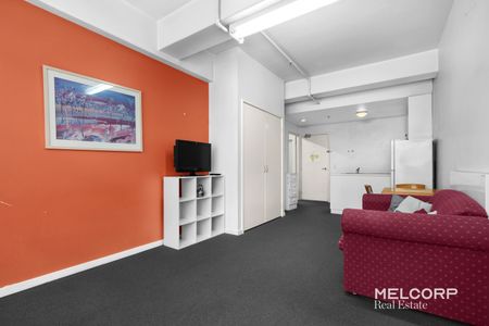 CENTRAL BLISSED ONE BEDROOM - FURNISHED - Photo 4