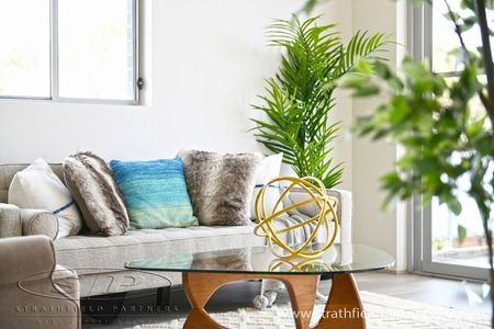 Modern Living - Photo 3