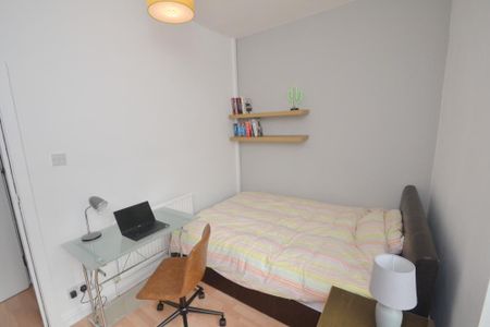 4 bedroom terraced house to rent - Photo 4