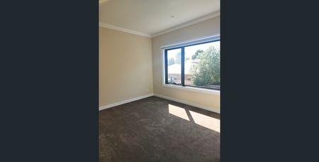 2/39 Heywood St, Ringwood, VIC 3134 - Low Maintenance Living in a Prime Ringwood Location - Photo 5