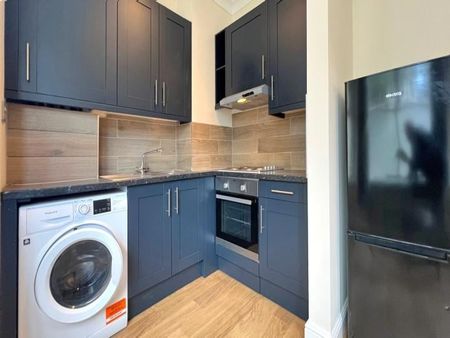 2 Bed Flat, St Quintin Avenue, W10 - Photo 4