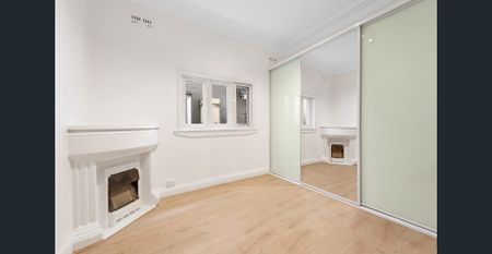 Expansive contemporary living in the heart of Marrickville - Photo 2