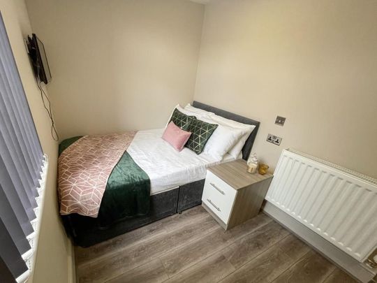 Stamford Street, Liverpool. - Photo 1