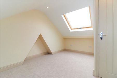 4 bedroom semi-detached house to rent - Photo 4