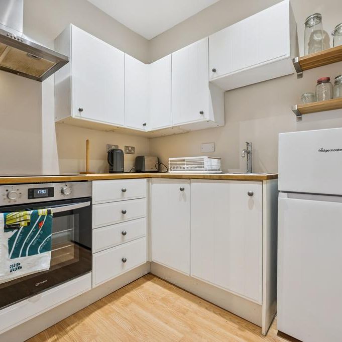 1 bedroom flat to rent - Photo 1