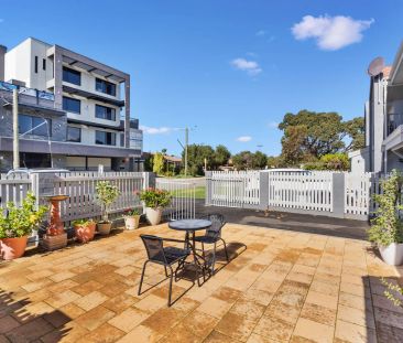 Charming 2-Bedroom Ground-Floor Unit in the Heart of Mandurah - Photo 5