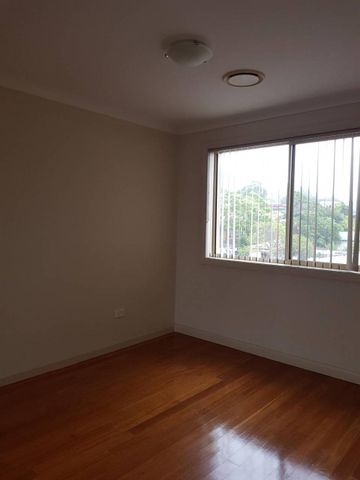 EXECUTIVE 3 BEDROOM TOWNHOUSE - Photo 3