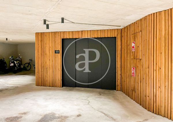 Apartment for Rent on Paseo Mallorca