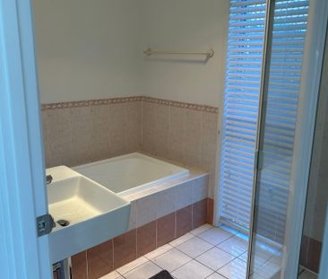 Burleigh Waters - Photo 3