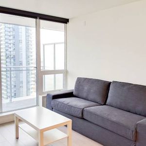 Like New Furnished One Bedroom & Den with Parking at W1 Vancouver West - Photo 2