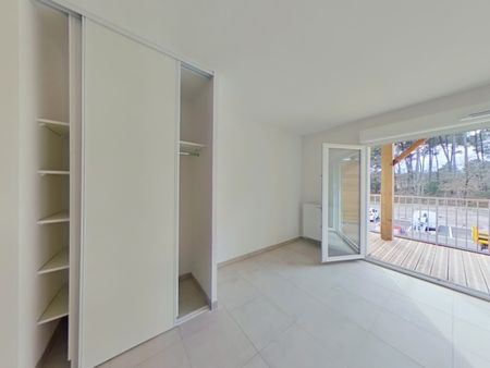 Location Appartement 2 pièces 41m² GUJAN MESTRAS 33470 - Photo 2