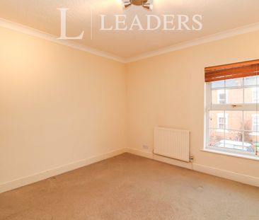 2 bedroom mid-terrace to rent Henry Street, Kenilworth, CV8 - Photo 2
