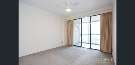 Deposit Taken - Two Bedroom Apartment Close to Royal North Shore Hospital - Photo 2