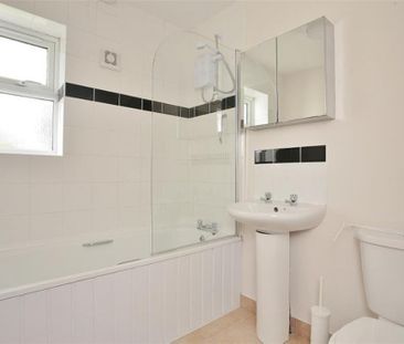 4 bedroom terraced house to rent - Photo 6