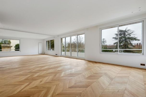 Location Appartement 6 pièces 235m² PARIS 16ème - Photo 1
