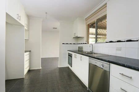 “Summer Stunner!! Enjoy Summer at Home - Pool, Space, and Comfort Await!” - Photo 4