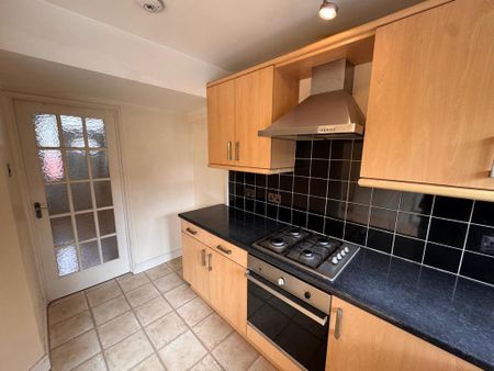 3 bedroom terraced house to rent - Photo 5