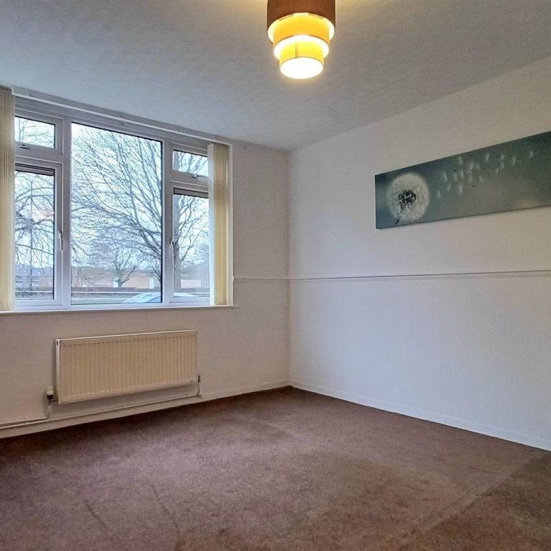 Lonsdale Avenue, Doncaster - Photo 1