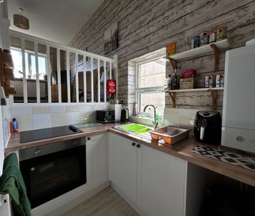 Llys Y Llyfyrgel, Burry Port, Carmarthenshire, SA16 0AY - Photo 2