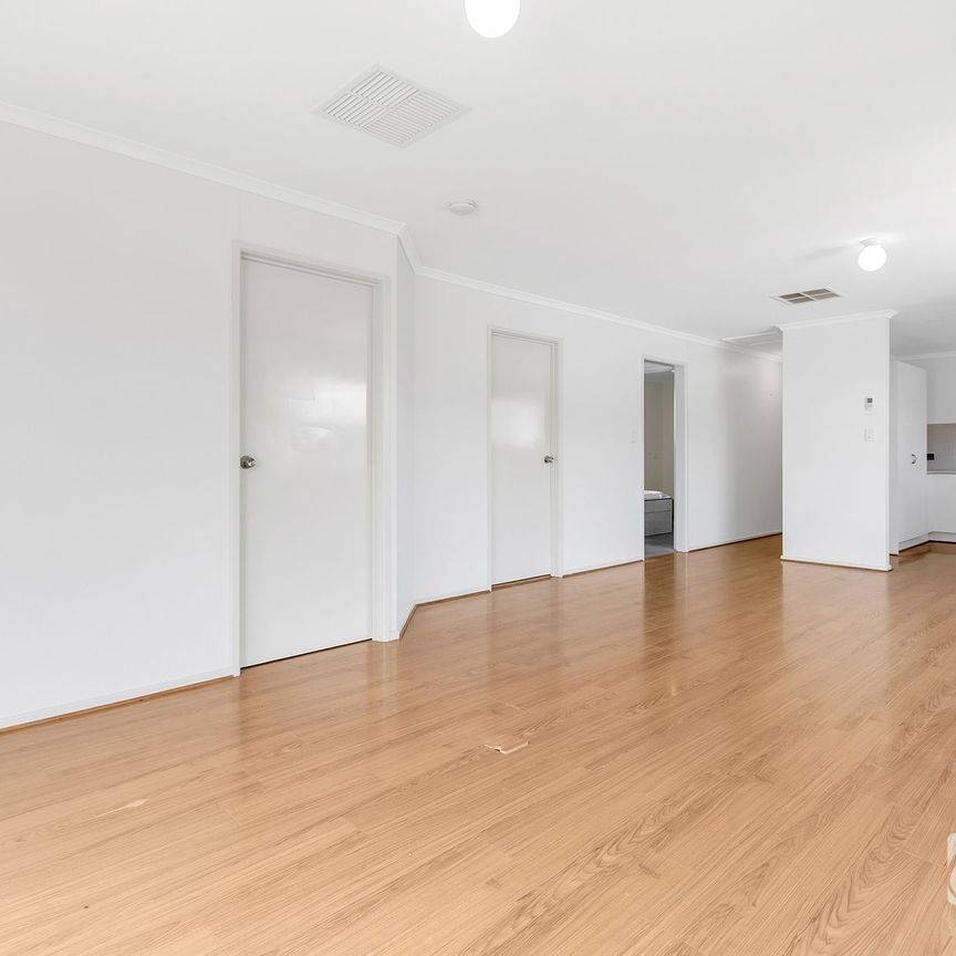 19 Beach Road, St Kilda - Photo 1