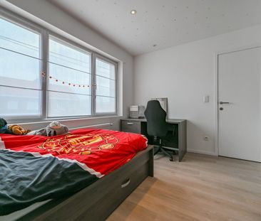 Recent gerenoveerde gezinswoning te Sint-Eloois-Winkel - Photo 3