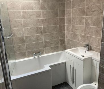 LAINDON, BASILDON - Photo 5