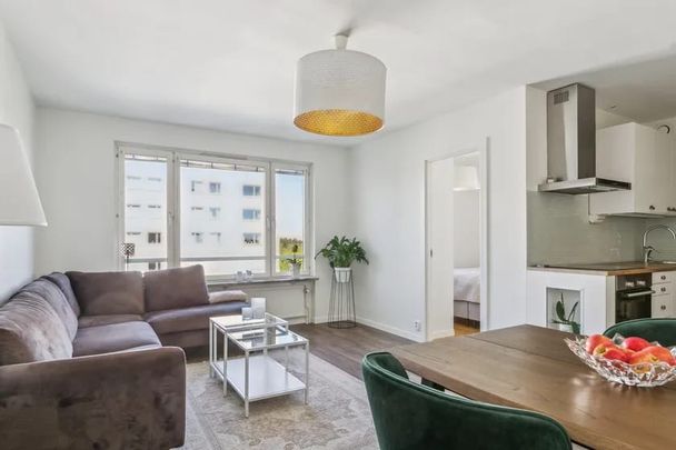 Larsbodavägen, Farsta - Photo 1