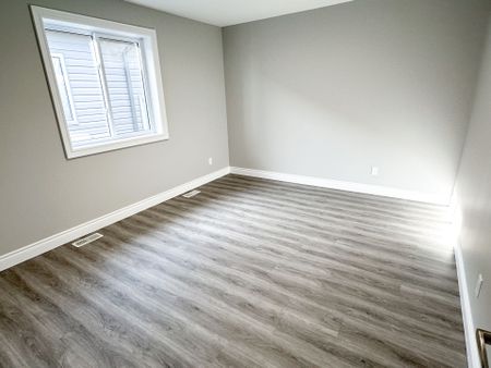 For Lease - 159A Sienna Avenue, Belleville, Ontario - Photo 4