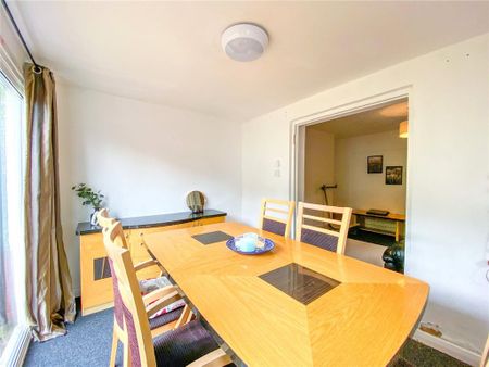 4 bedroom semi-detached house to rent - Photo 3