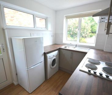 3 bedroom semi-detached house to rent - Photo 5