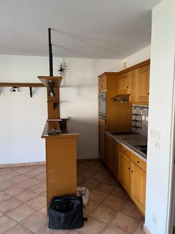 Location Appartement 2 pièces 53m² DRAGUIGNAN 83300 - Photo 2