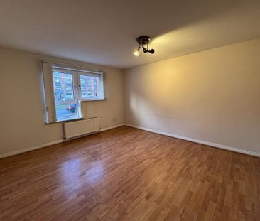 2 bedroom ground floor flat to rent - Photo 4