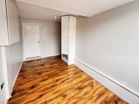4 bedroom semi-detached to rent Wood Hill Rise, Coventry, CV6 - Photo 2