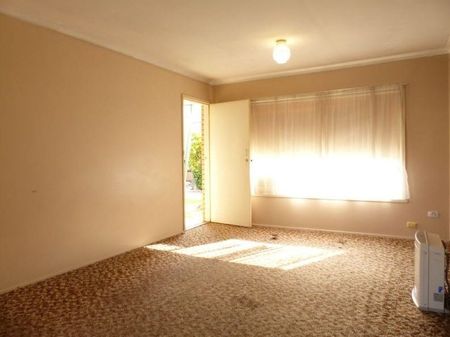 Neat & Convenient Living in Lavington - Photo 3