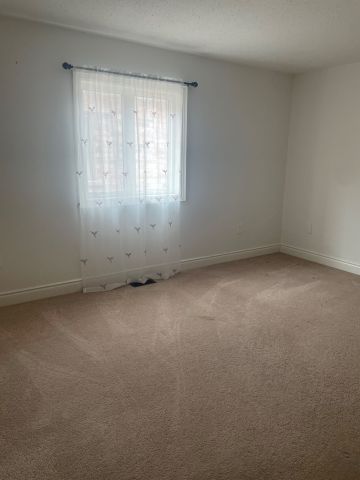 For Lease - 221 Etheridge Avenue, Milton, Ontario - Photo 3