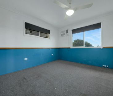 Spacious Family Home with Pool and plenty of Storage - Photo 4