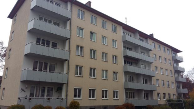 UNBEFRISTET! Gutgelegene und günstige Wohnung mit Loggia! - Foto 1