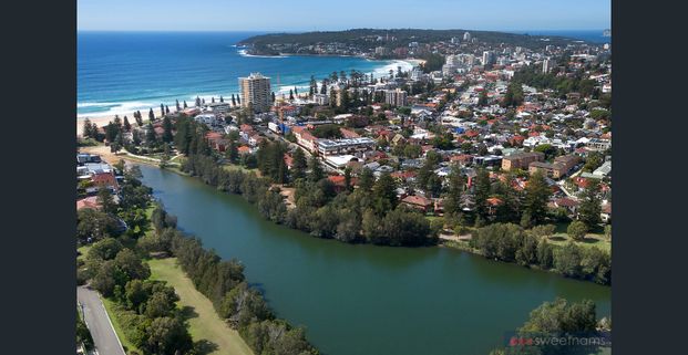 Spacious Two-Bedroom Apartment Moments from Queenscliff Beach - Photo 1